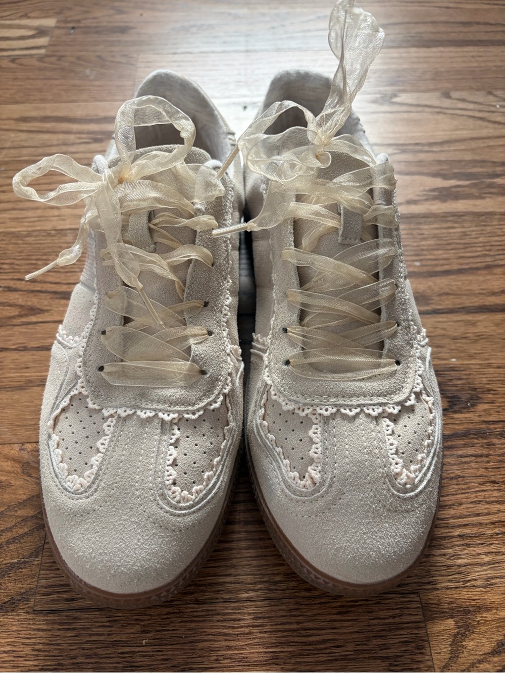Cushionaire Lace-Up Suede Sneakers Cream Balletcore Coquette sz 11